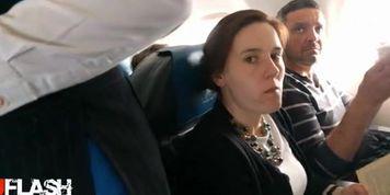 Airplane Bulge Flash Blind Reaction