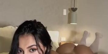 Dahyana Gaitan Throat And Pussy Play