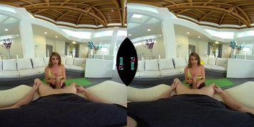 VR Christiana Cinn 4K - Leia Christiana