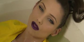 Celeste Star bathtub climax