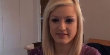 Frenchy emo babe giving a webcam show part1