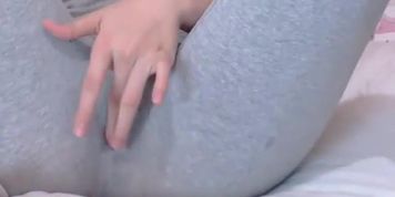 Teen squirting in yogapants. Hot baby webcam
