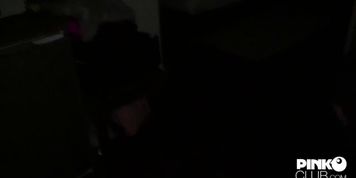 Mentre lei gode gli sborrargli nel culo con pissing finale