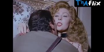 Nadia El Gendy Sexy Scene  in Imraa Hazzat Arsh Misr