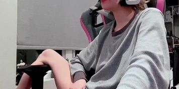 Sometimes hands get a bit busy when I&rsquo;m in league queue. If .. by envyanne from OnlyFans | Coomer