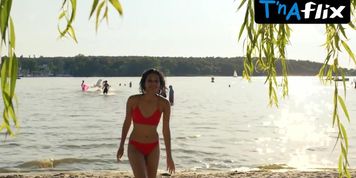 Safinaz Sattar Bikini Scene  in Unorthodox