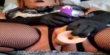 Horny smoking carolina goes nuts for screw machine