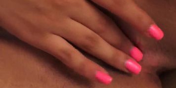 Latina bombshell Sophia Leone cums with a dildo