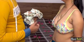 Indian Bhabhi Seduces Ladies Tailor For Fucking With Hindi Audio