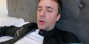 Jonas Matt blowjob his bell boy Felipe in the hotel