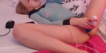Tight Girlfriend Pussy Play On Webcam