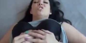 20yr old 34dd Tracie fucking at home