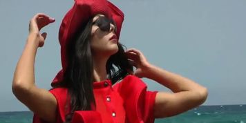 Hotkinkyjo take mrhankey cyclop dildo anal & prolapse at the beach