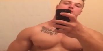hunk worshipping his body