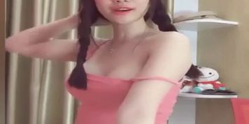 Asiatica hermosa bailando mostrando la cola - Bigo live