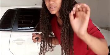 Morena Deliciosa Mostrando a Calcinha Pra Valer