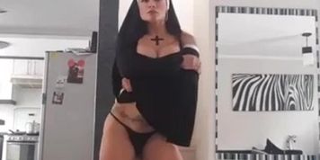 Round ass dance