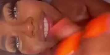 MissNeneBanks: Working for Facial