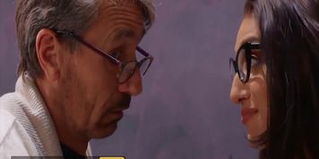 Brazzers - Sexy Babe Bella Rolland Is So Horny For An Old Man'S Dick (Steve Holmes)