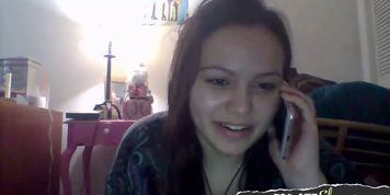 Real webcam chick dildoing her pussy