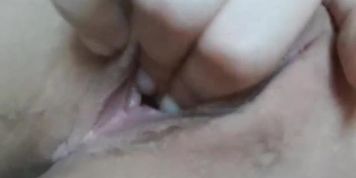 Pink shaved pussy close up fucking by fingers solo girl