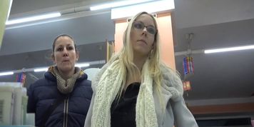 Big boobs blonde paying her debt (Florane Russell)