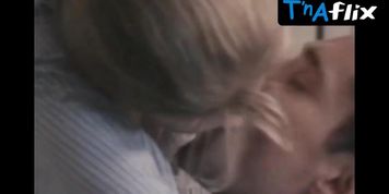 Marie Richardson Sexy Scene  in Goltuppen