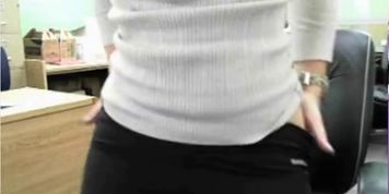 Blond teen showing her pussy and tits - video 6