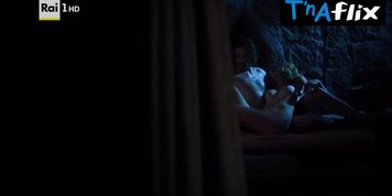 Valentina Belle Butt,  Breasts Scene  in Medici: Masters Of Florence