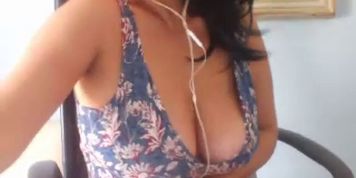 MILF on cam