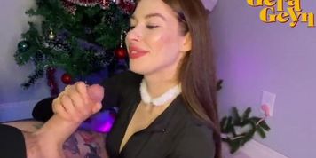 Hot Teen Gerageyn Gives Christmas Deep Throat and Takes Huge Facial