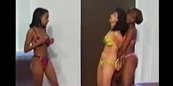 2 Black girls beat up white girl (action sports bellypunching)