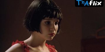 Juliet Lemonnier Sexy Scene  in Les Petits Meurtres D'Agatha Christie