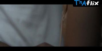 Marjorie Estiano Sexy Scene  in Entre Irmas