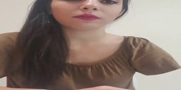 Lae amputee Latina girl