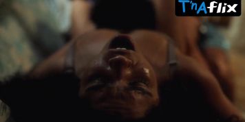 Maria Bomani Breasts Scene  in Bandida: A Numero Um