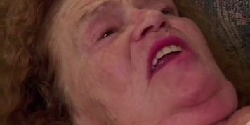 REAL GRANNY PORN - Granny loses her teeth while sucking