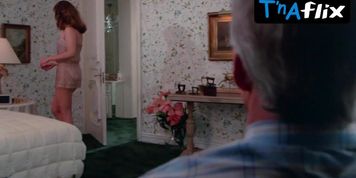 Kathleen Turner Sexy Scene  in The Man With Two Brains