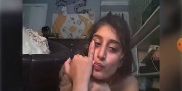 Desi Indian webcam from home (indian_girl)