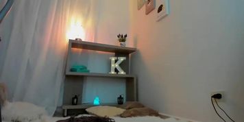 Beautiful Cam Girl masturbating on cam