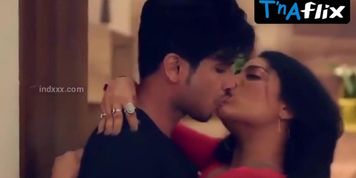 Ruks Khandagale Underwear Scene  in Khidki