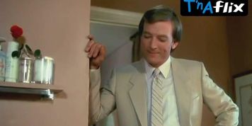 Goldie Hawn Breasts Scene  in Wildcats