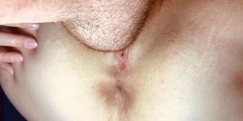 Amateur Eating Pussy and Fingering makes her Cream! -Up Close Orgasms-