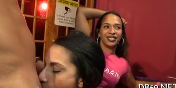 these girls go crazy