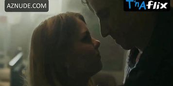 Natalya Rogozhkina Sexy Scene  in Byvshiye