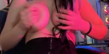 I&rsquo;m kinda mad and sad cause no quiero q se moleste m conmigo.. by melodyluna92 from OnlyFans | Coomer