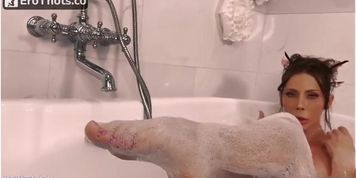 M.I OF - Bathtub Footjob