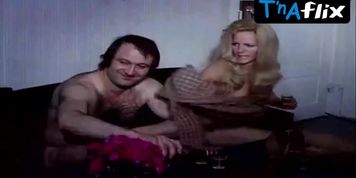 Elke Boltenhagen Lesbian,  Breasts Scene  in Lass Jucken Kumpel