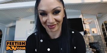 itsPOV - Footsie and perfect pussy slut Lea Lexxis