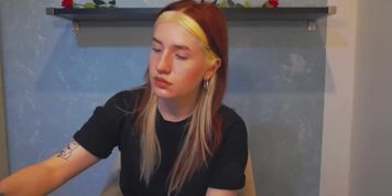 Cute pretty face tattooed girl solo webcam show